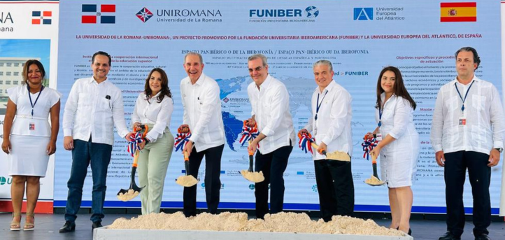 The President of the Dominican Republic breaks “the first ground” of UNIROMANA, promoted by UNEATLANTICO and FUNIBER