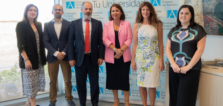 The Universidad Europea del Atlántico receives the director of ANECA, Pilar Paneque