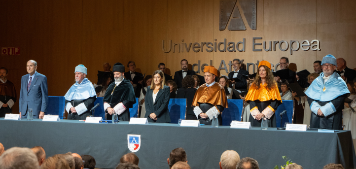 UNEATLANTICO celebrates the opening ceremony of the new academic year and awards diplomas to the best records
