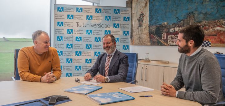 UNEATLANTICO and Corocotta sign an agreement to promote ultimate and encourage the sport in Cantabria
