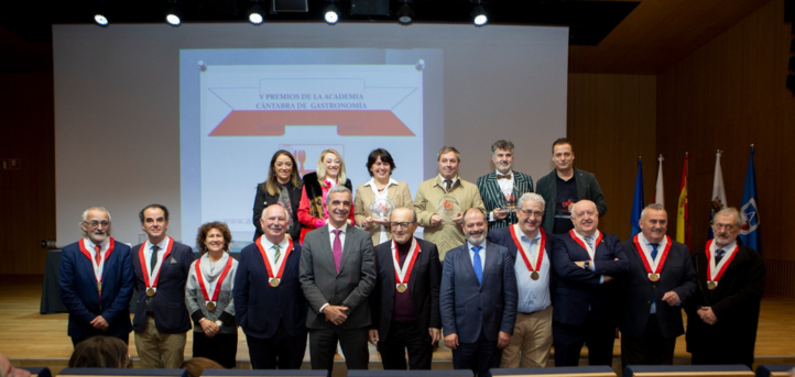 The auditorium of UNEATLANTICO hosts the 5th awards ceremony of the Academia Cántabra de Gastronomía