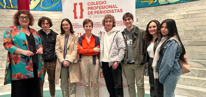 UNEATLANTICO students attend the opening of the Foro de Periodismo Matilde Zapata with Ángeles Espinosa