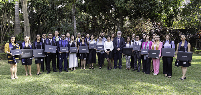 UNEATLANTICO organizes graduation ceremony for students in Costa Rica