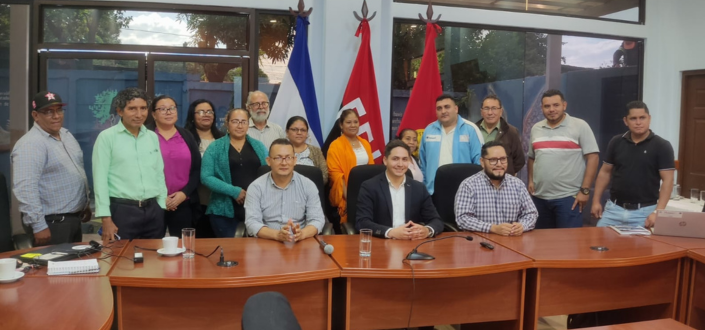 Luis Prado, UNEATLANTICO teacher, gives a talk on “Debate and public speaking as a tool in the classroom” at the Ministry of Education of Nicaragua