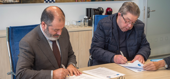 UNEATLANTICO signs a collaboration agreement with the Santiago Revuelta Cycling Museum