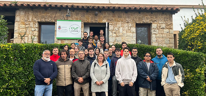 Students from the Faculties of Health Sciences and the Polytechnic School attend CIFP La Granja