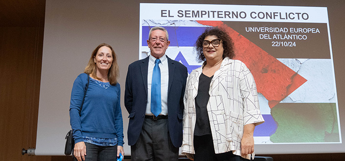 Dr. José Maria Grande Urquijo, Infantry Colonel with a diploma in General Staff gives a talk on Geopolitics in the Middle East