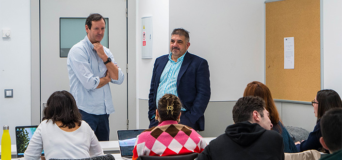 Miguel Ángel Torío gives a talk to students of the Master’s Degree in Teacher Training as part of the subject Organisation and Management of Educational Centres