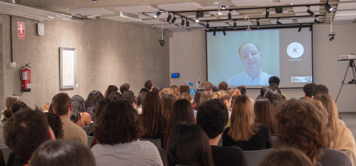 Diego Nagore and Juan Jesús López, members of Equipo Europa give the second talk of the public speaking course