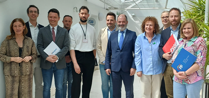 The rector of UNEATLANTICO, Rubén Calderón, appears in the Parliament of Cantabria on the Youth Law