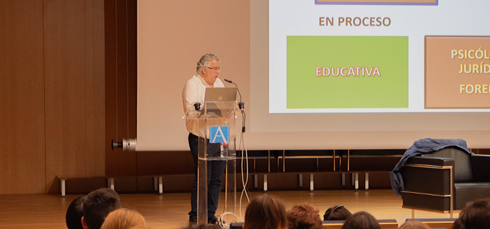 UNEATLANTICO is organizing a series of conferences in collaboration with the Official College of Psychology of Cantabria