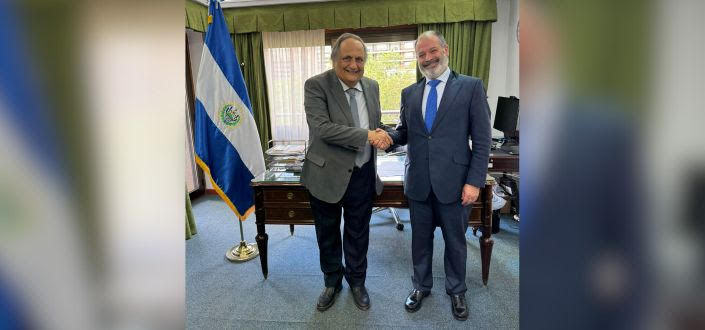 The rector of UNEATLANTICO, Rubén Calderón, visits the Embassy of El Salvador in Spain
