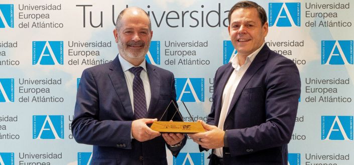 Mutua Montañesa awards recognition to the European University of the Atlantic