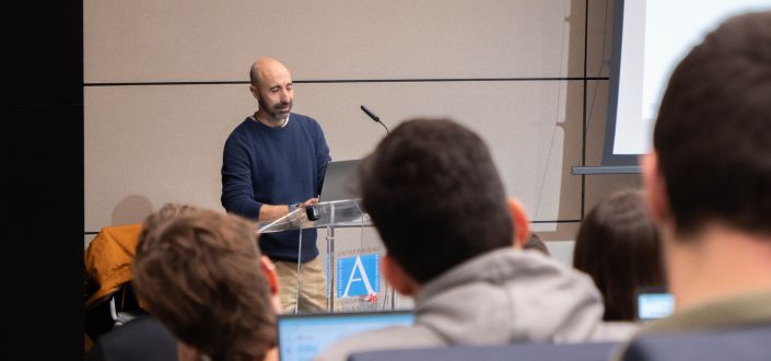 Students of UNEATLANTICO know the management model of Quality Climbing Center