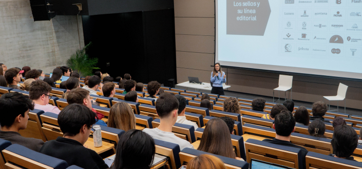 Cristina Lomba, editor of  Penguin Random House gives a talk at UNEATLANTICO