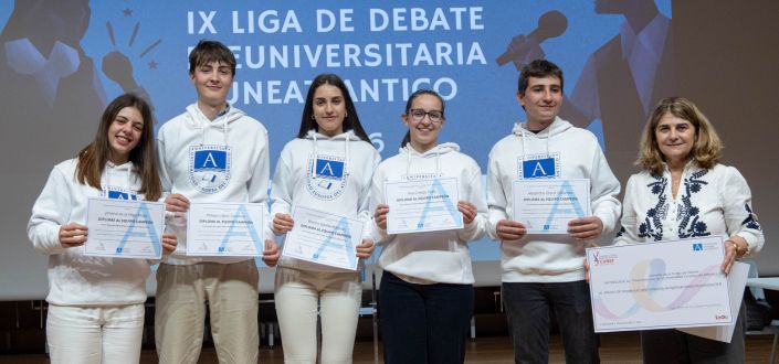 The “La última palabra” team from Torrevelo-Peñalabra School, winners of the 9th edition of the UNEATLANTICO Pre-University Debate League